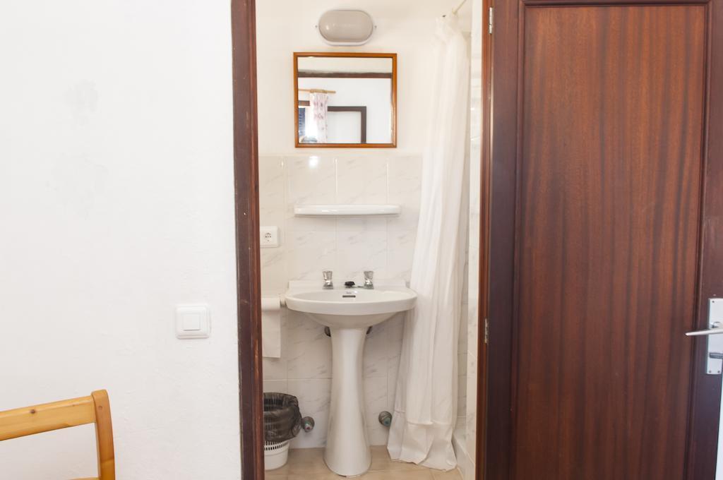 קאלה ראטג'אדה Surfing Concept Hostel חדר תמונה